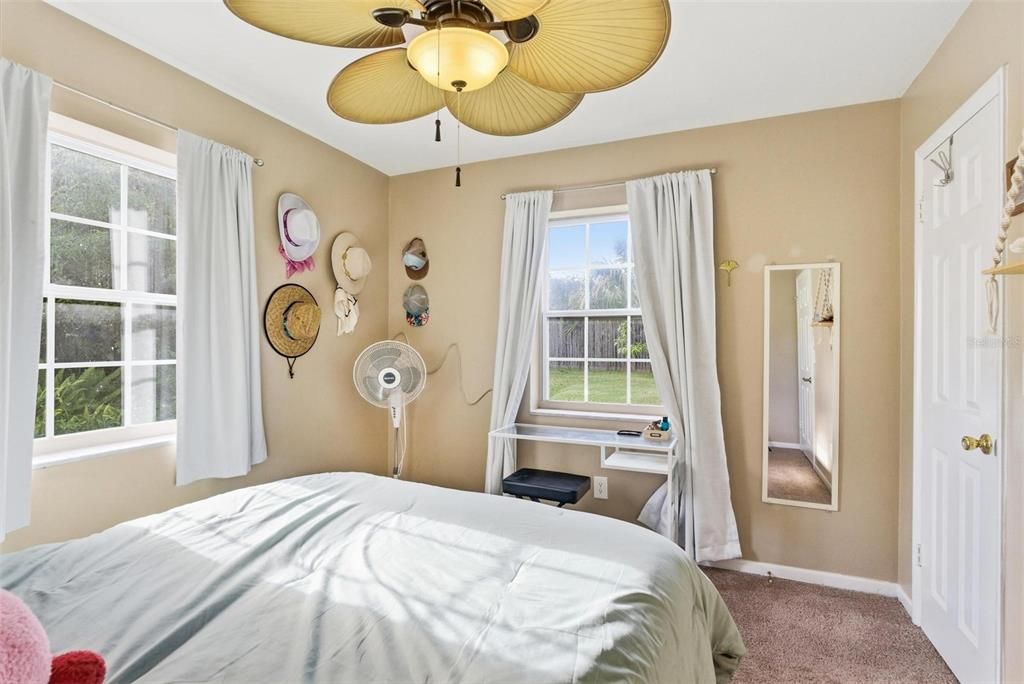 For Sale: $199,900 (2 beds, 1 baths, 567 Square Feet)