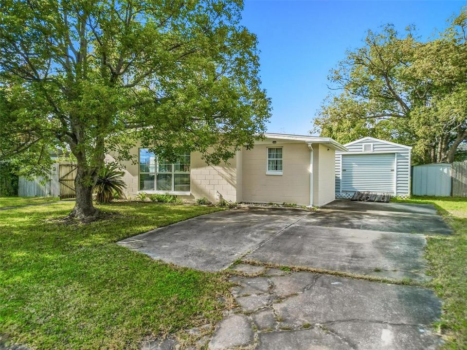 For Sale: $199,900 (2 beds, 1 baths, 567 Square Feet)