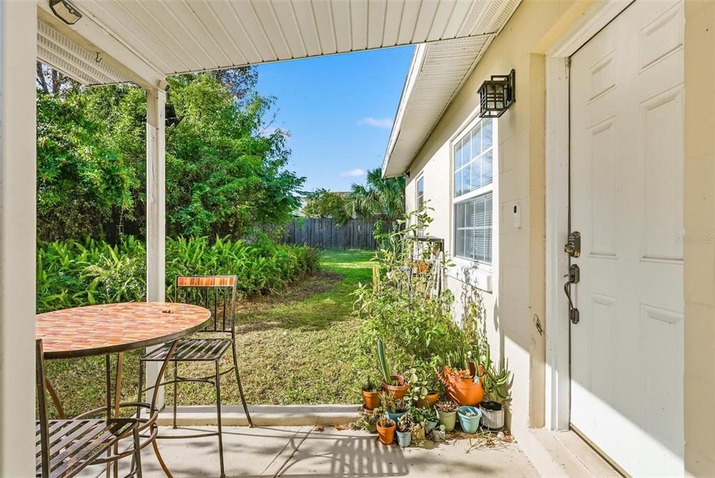 For Sale: $199,900 (2 beds, 1 baths, 567 Square Feet)