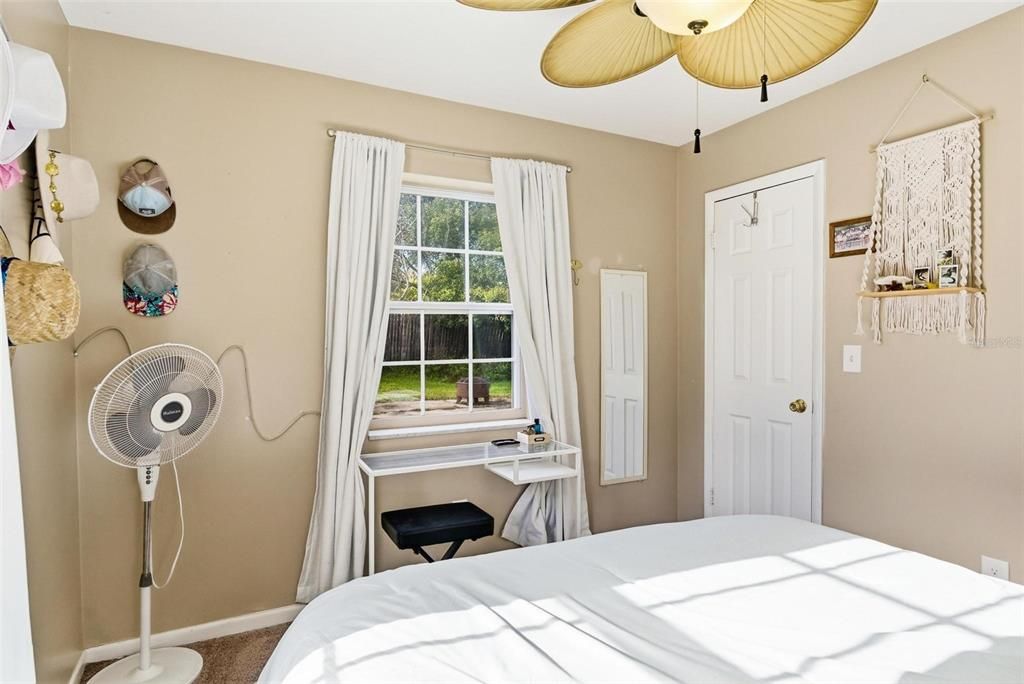 For Sale: $199,900 (2 beds, 1 baths, 567 Square Feet)