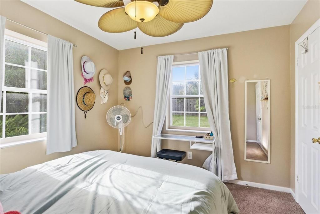 For Sale: $199,900 (2 beds, 1 baths, 567 Square Feet)