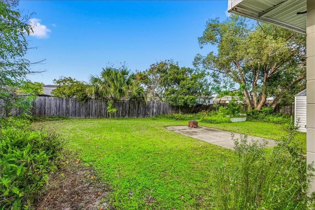 For Sale: $199,900 (2 beds, 1 baths, 567 Square Feet)