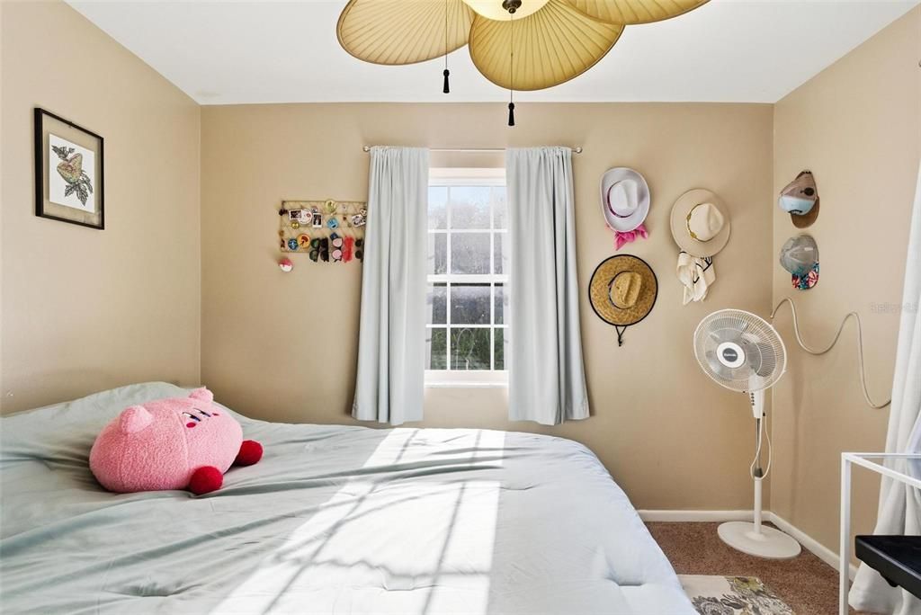 For Sale: $199,900 (2 beds, 1 baths, 567 Square Feet)