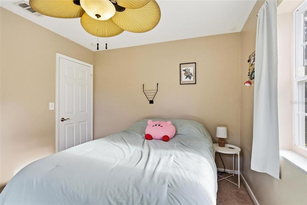 For Sale: $199,900 (2 beds, 1 baths, 567 Square Feet)