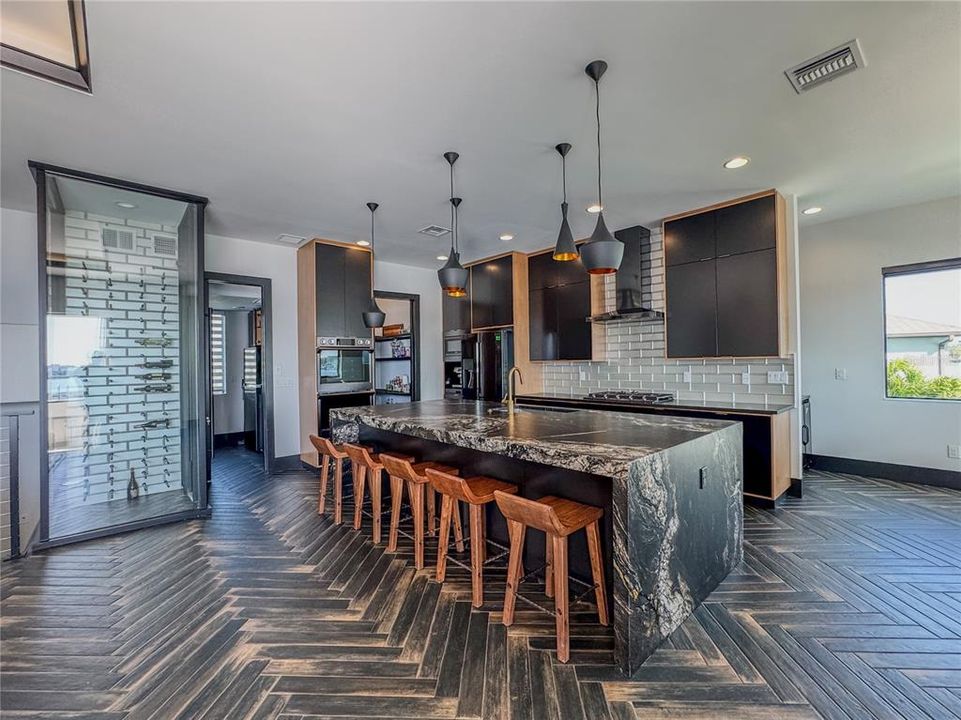 На продажу: $4,695,000 (4 спален, 4 ванн, 3685 Квадратных фут)