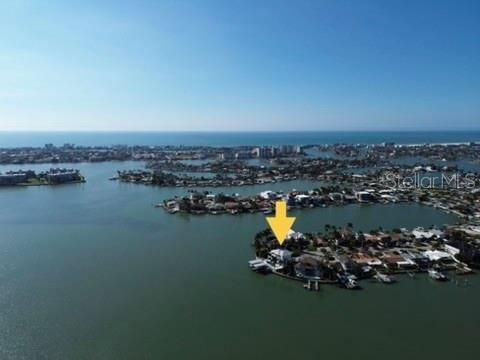 На продажу: $4,695,000 (4 спален, 4 ванн, 3685 Квадратных фут)