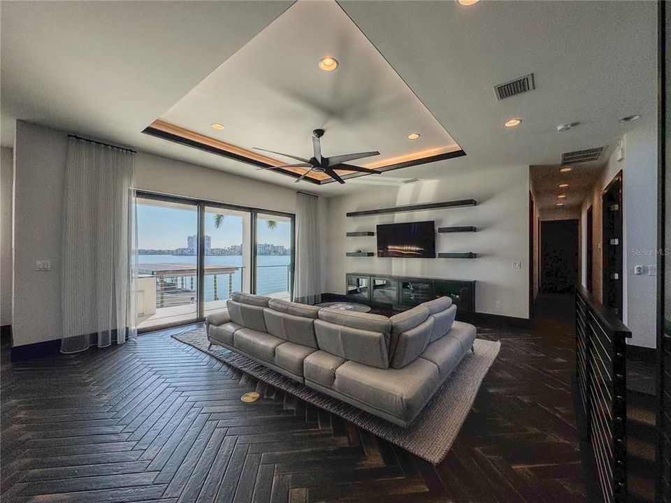 На продажу: $4,695,000 (4 спален, 4 ванн, 3685 Квадратных фут)