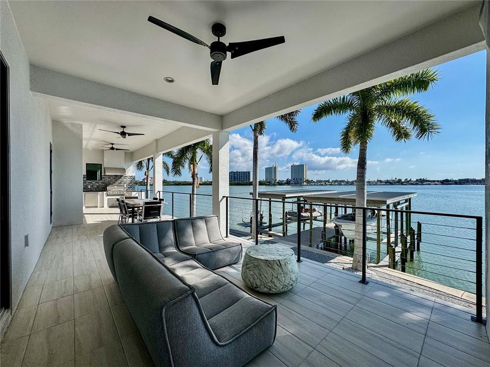 На продажу: $4,695,000 (4 спален, 4 ванн, 3685 Квадратных фут)