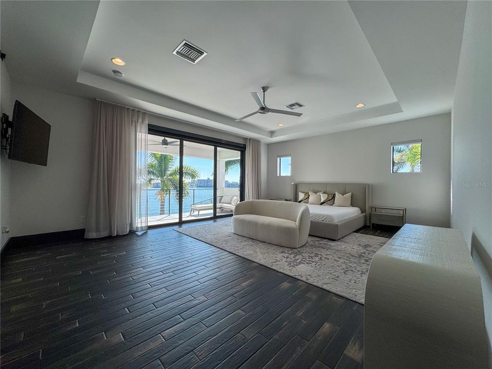 На продажу: $4,695,000 (4 спален, 4 ванн, 3685 Квадратных фут)