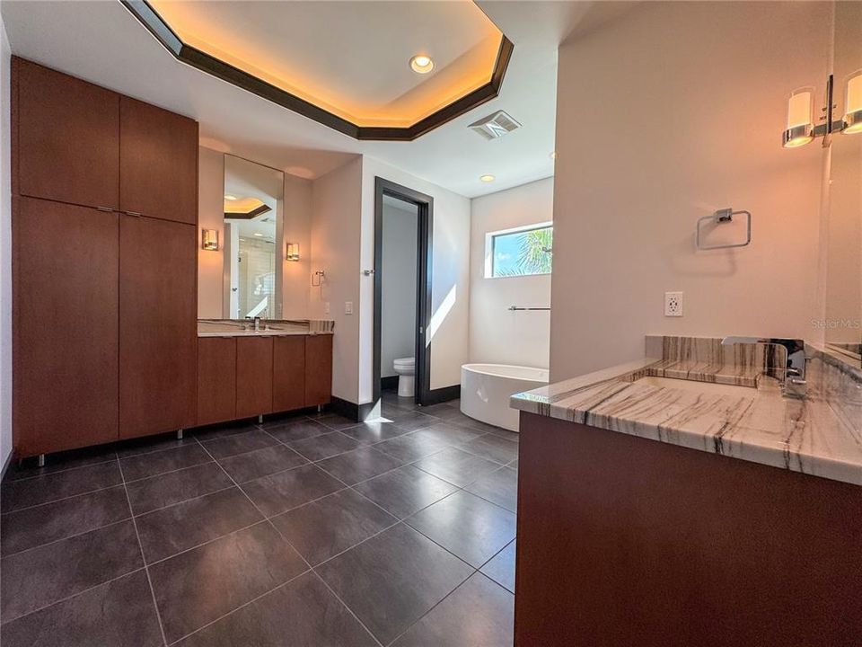 На продажу: $4,695,000 (4 спален, 4 ванн, 3685 Квадратных фут)