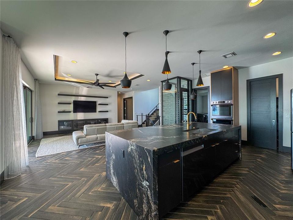 На продажу: $4,695,000 (4 спален, 4 ванн, 3685 Квадратных фут)