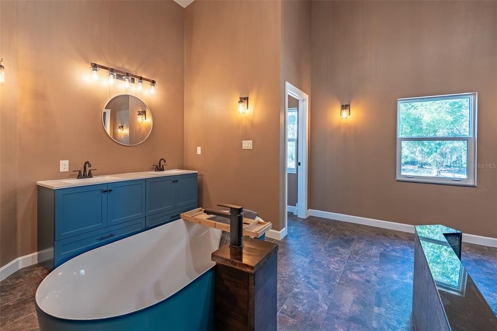 На продажу: $549,000 (3 спален, 2 ванн, 2635 Квадратных фут)