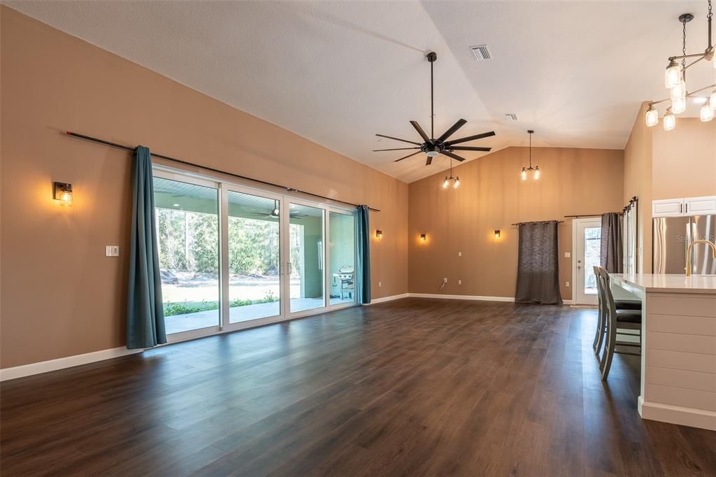 На продажу: $549,000 (3 спален, 2 ванн, 2635 Квадратных фут)