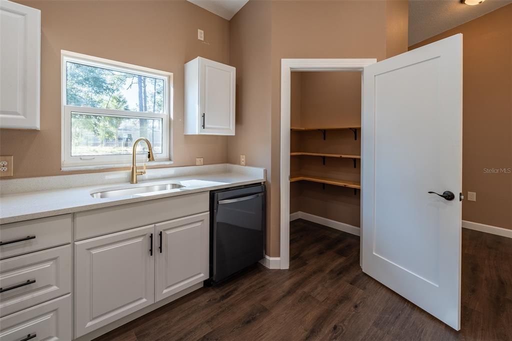 На продажу: $549,000 (3 спален, 2 ванн, 2635 Квадратных фут)