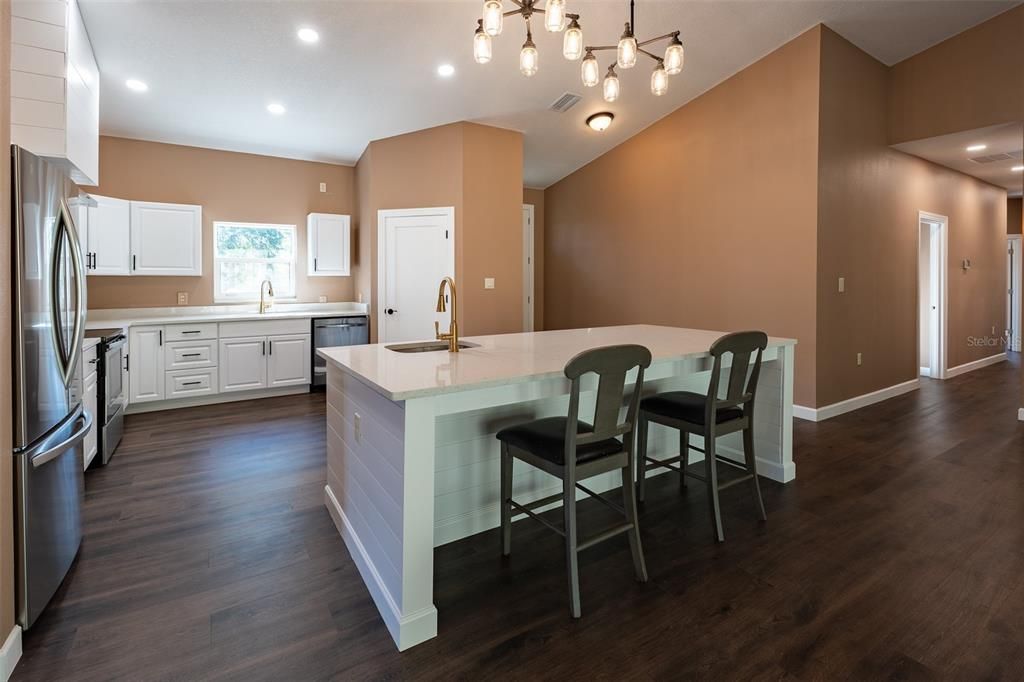 На продажу: $549,000 (3 спален, 2 ванн, 2635 Квадратных фут)