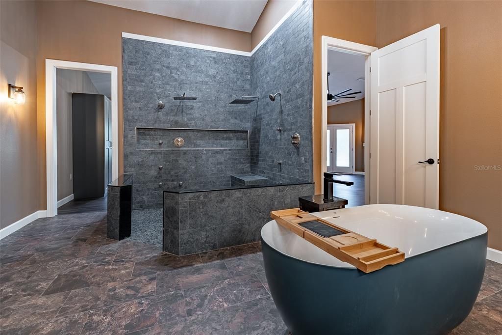 На продажу: $549,000 (3 спален, 2 ванн, 2635 Квадратных фут)