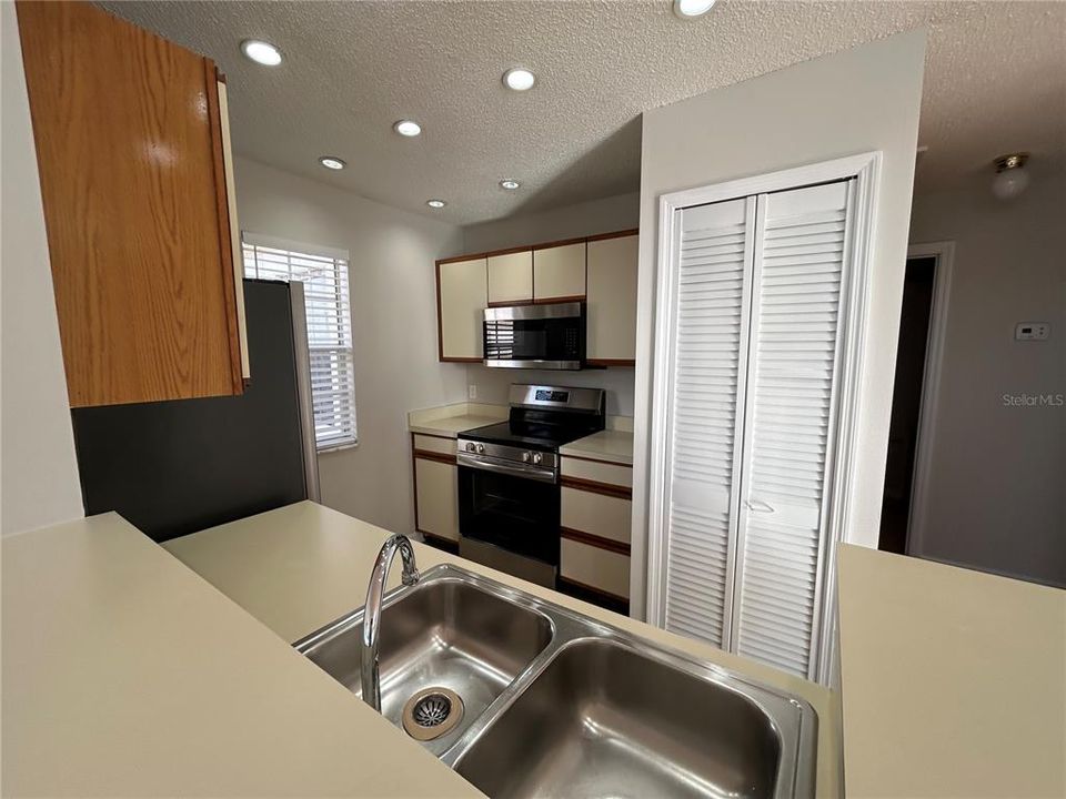 En Renta: $1,550 (2 camas, 2 baños, 1036 Pies cuadrados)