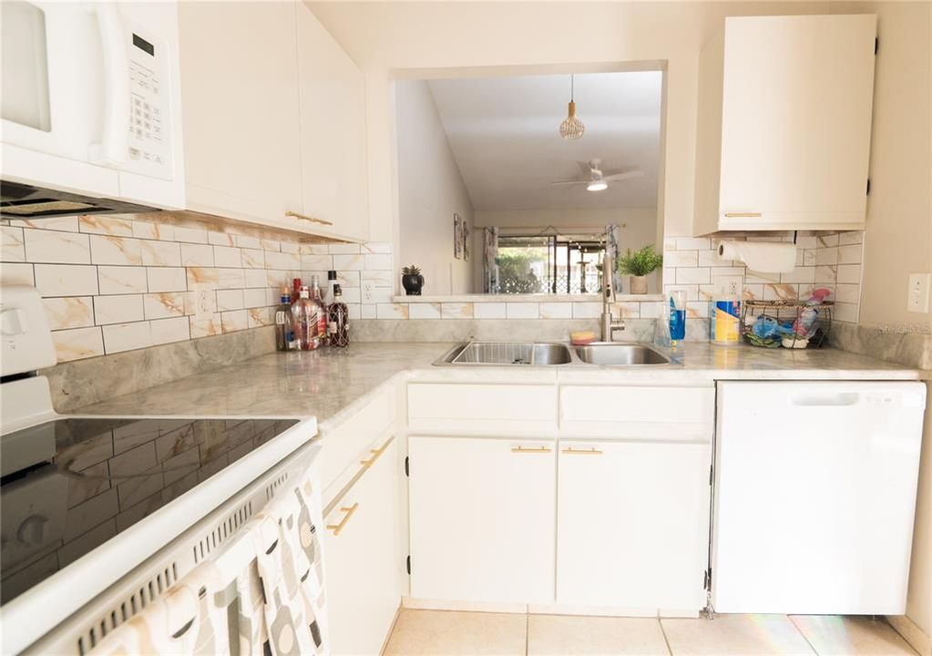 En Venta: $215,000 (2 camas, 2 baños, 938 Pies cuadrados)