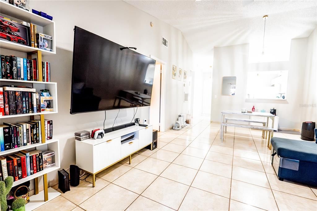 En Venta: $215,000 (2 camas, 2 baños, 938 Pies cuadrados)