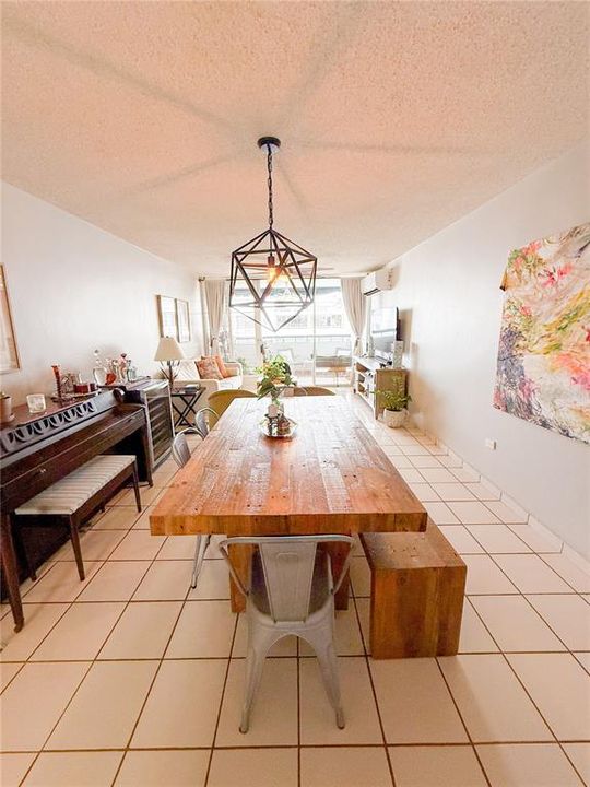 Под контрактом: $285,000 (3 спален, 2 ванн, 1851 Квадратных фут)