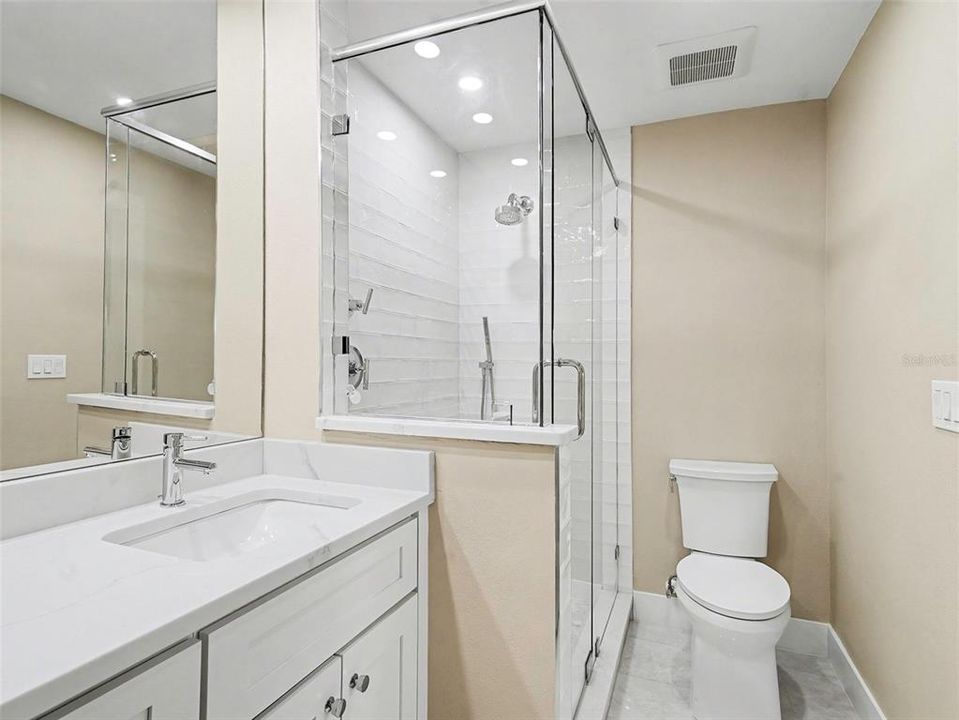 待售: $289,900 (2 贝兹, 2 浴室, 874 平方英尺)