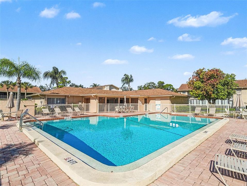 待售: $289,900 (2 贝兹, 2 浴室, 874 平方英尺)