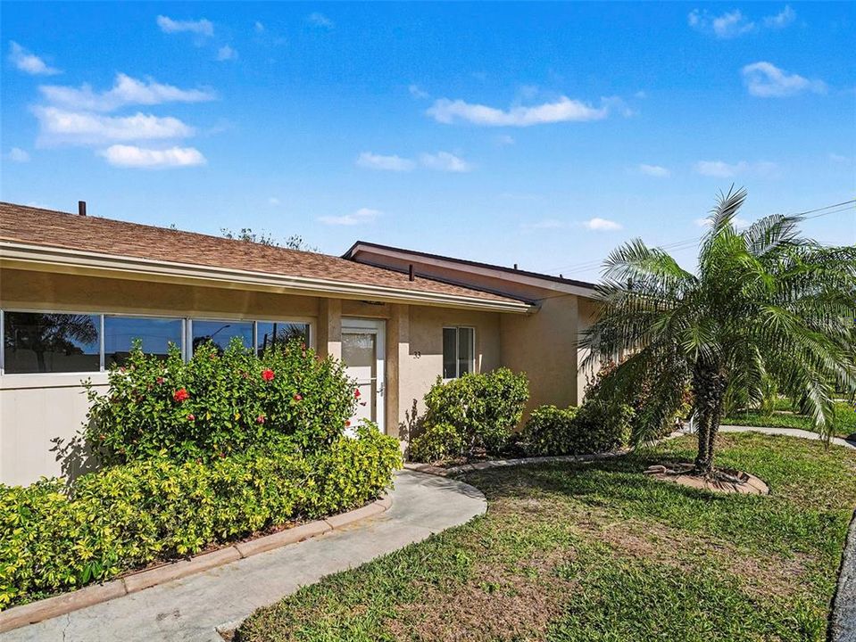 待售: $289,900 (2 贝兹, 2 浴室, 874 平方英尺)