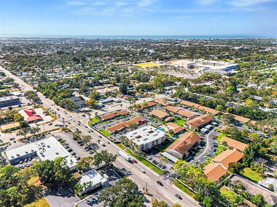 待售: $289,900 (2 贝兹, 2 浴室, 874 平方英尺)