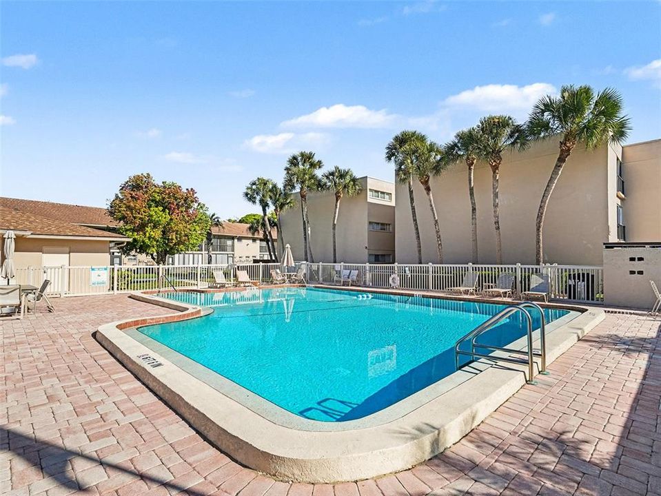 待售: $289,900 (2 贝兹, 2 浴室, 874 平方英尺)