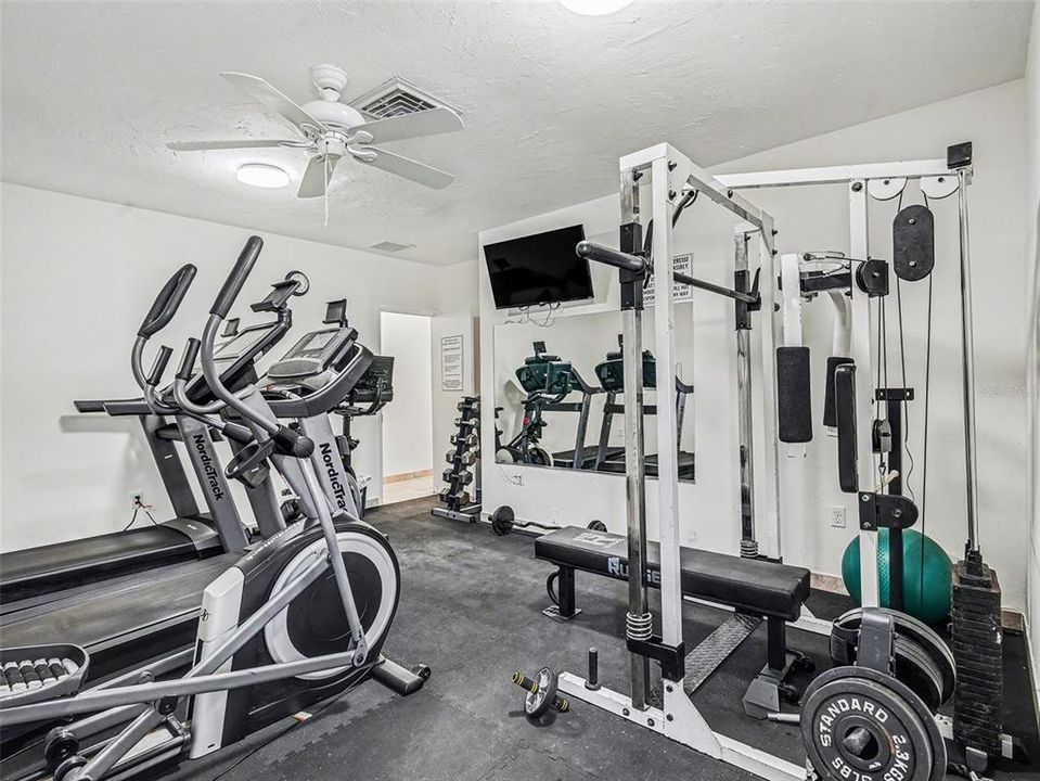 待售: $289,900 (2 贝兹, 2 浴室, 874 平方英尺)