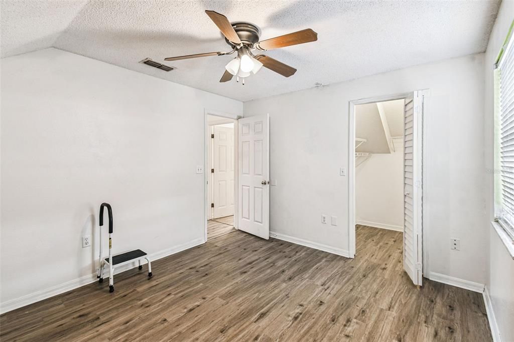 For Sale: $237,500 (3 beds, 2 baths, 1420 Square Feet)