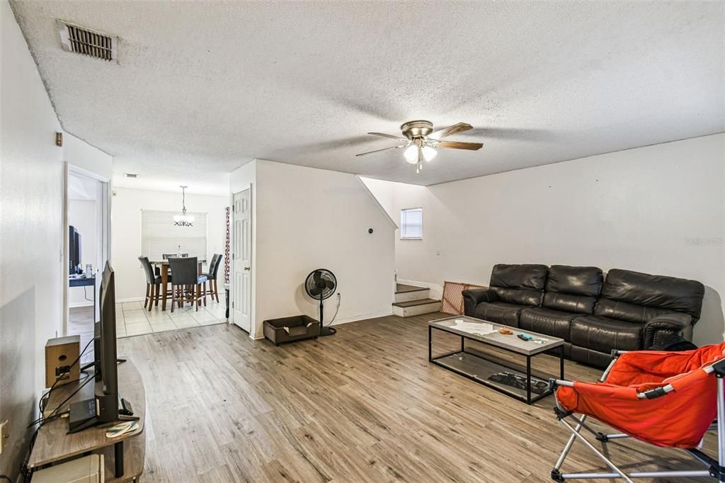 For Sale: $237,500 (3 beds, 2 baths, 1420 Square Feet)