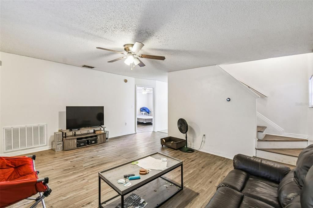 For Sale: $237,500 (3 beds, 2 baths, 1420 Square Feet)