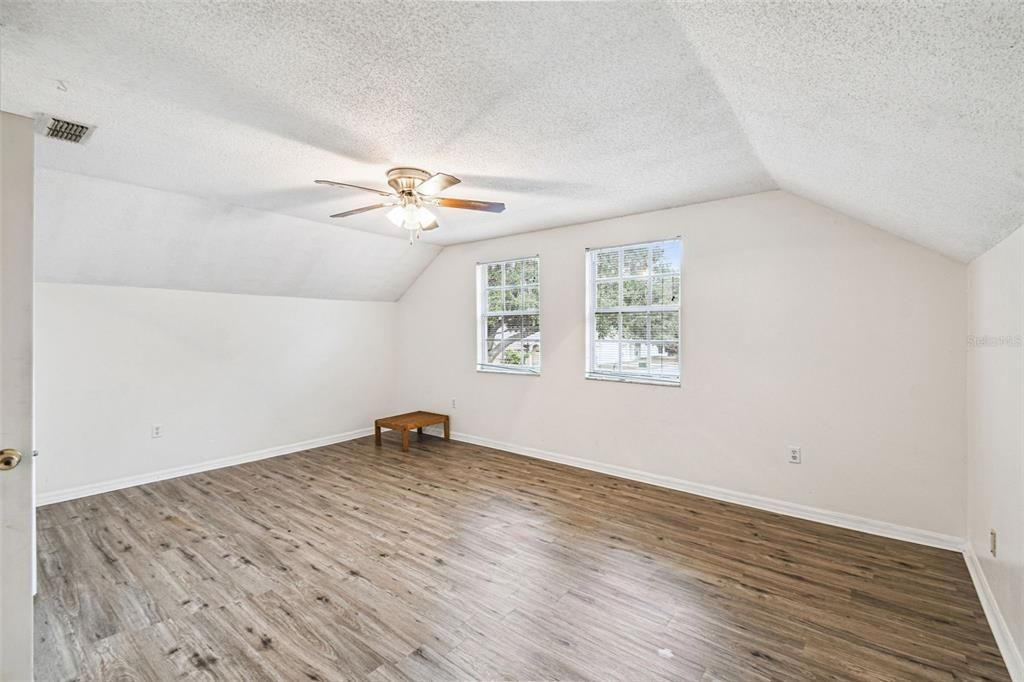 For Sale: $237,500 (3 beds, 2 baths, 1420 Square Feet)