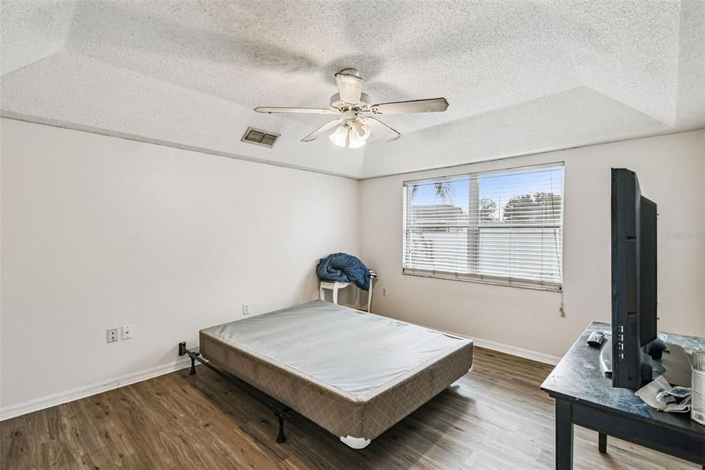 For Sale: $237,500 (3 beds, 2 baths, 1420 Square Feet)