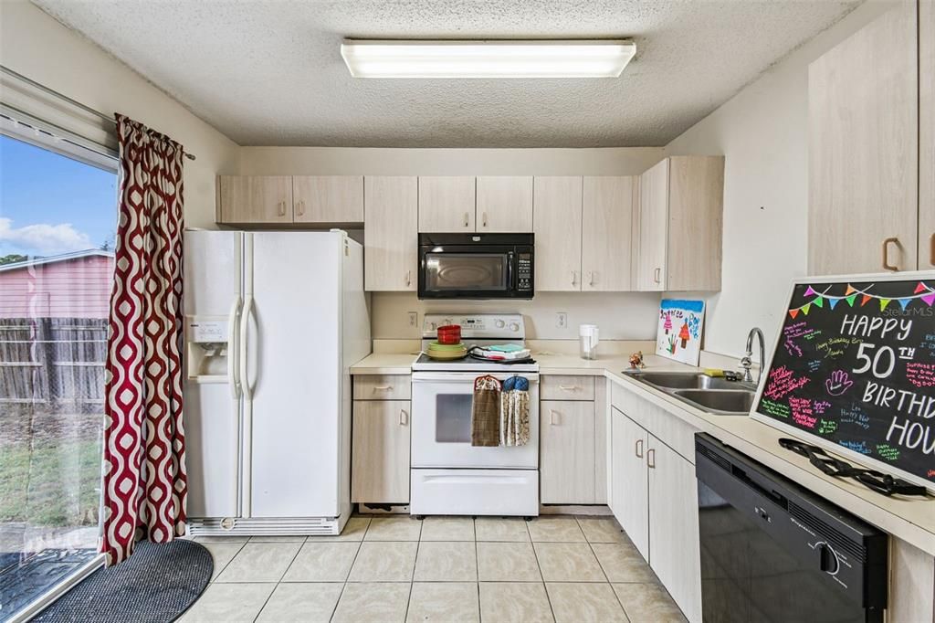 For Sale: $237,500 (3 beds, 2 baths, 1420 Square Feet)