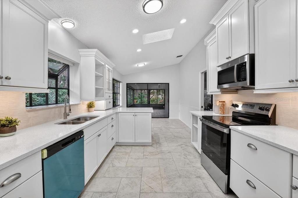 For Sale: $359,990 (3 beds, 2 baths, 2008 Square Feet)