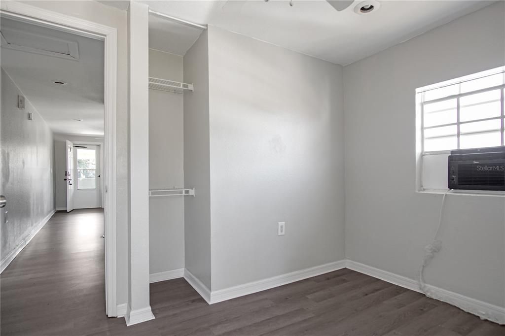 出租: $975 (1 贝兹, 1 浴室, 432 平方英尺)