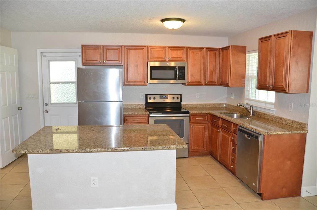 En Renta: $1,700 (3 camas, 1 baños, 1184 Pies cuadrados)