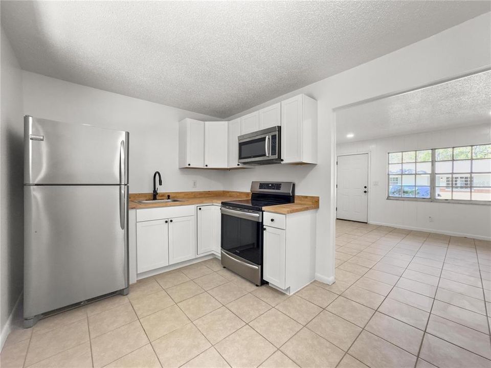 En Renta: $1,325 (2 camas, 1 baños, 1000 Pies cuadrados)