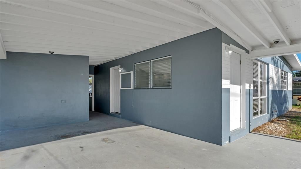 待售: $215,000 (2 贝兹, 1 浴室, 744 平方英尺)