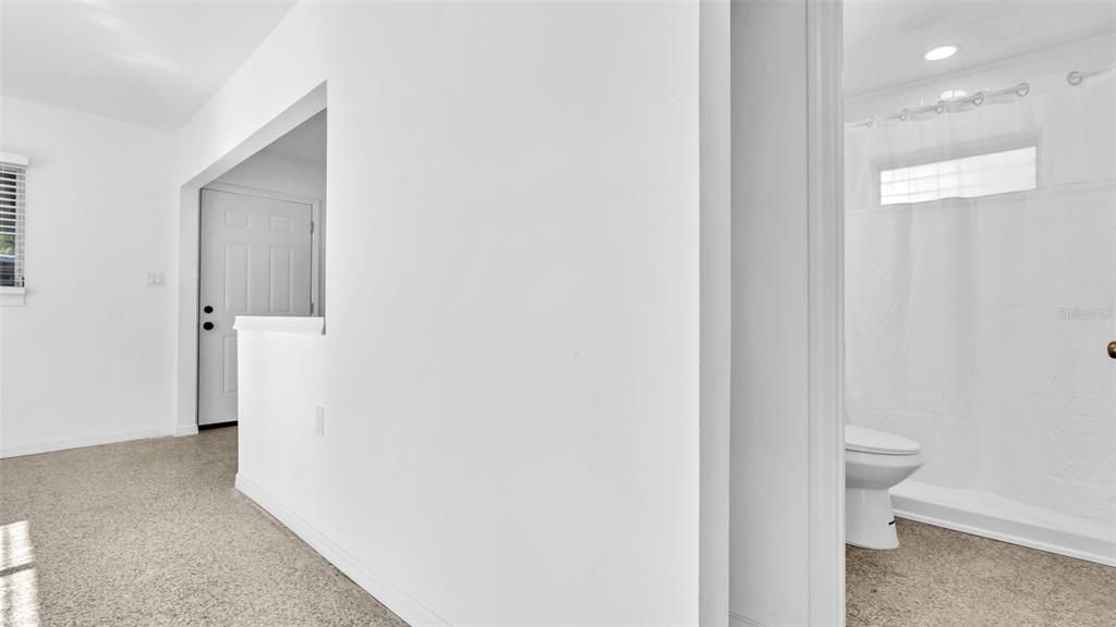 待售: $215,000 (2 贝兹, 1 浴室, 744 平方英尺)