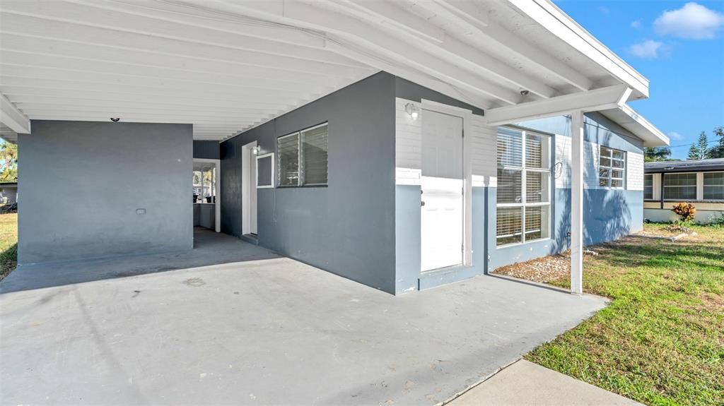 待售: $215,000 (2 贝兹, 1 浴室, 744 平方英尺)