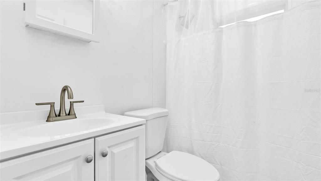 待售: $215,000 (2 贝兹, 1 浴室, 744 平方英尺)