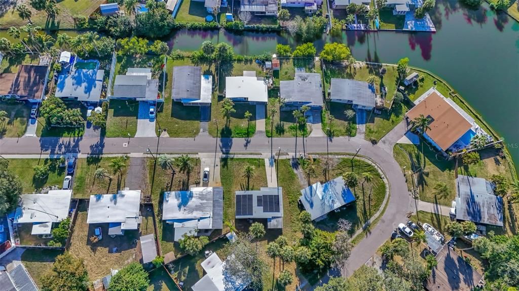 待售: $215,000 (2 贝兹, 1 浴室, 744 平方英尺)