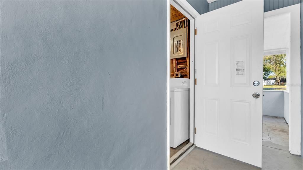 待售: $215,000 (2 贝兹, 1 浴室, 744 平方英尺)