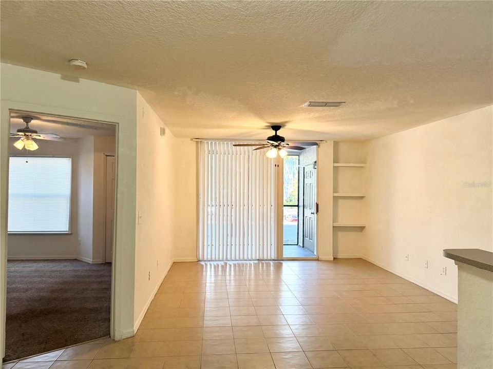 На продажу: $235,000 (2 спален, 2 ванн, 1003 Квадратных фут)