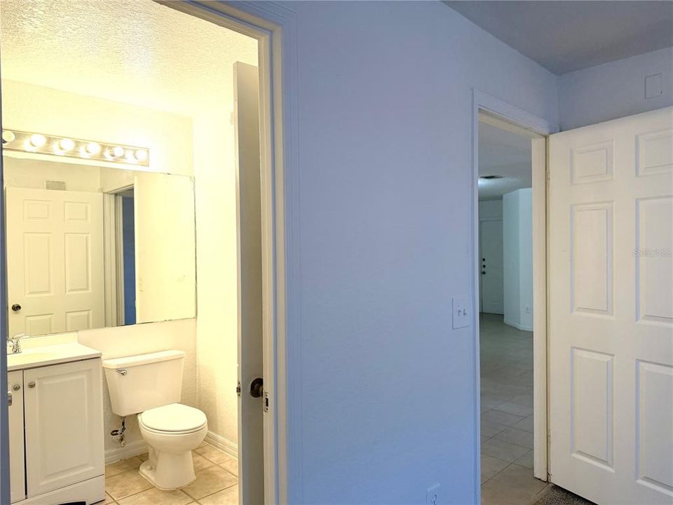 На продажу: $235,000 (2 спален, 2 ванн, 1003 Квадратных фут)