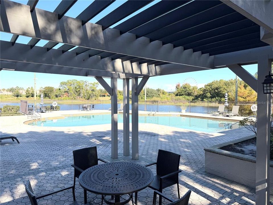 На продажу: $235,000 (2 спален, 2 ванн, 1003 Квадратных фут)