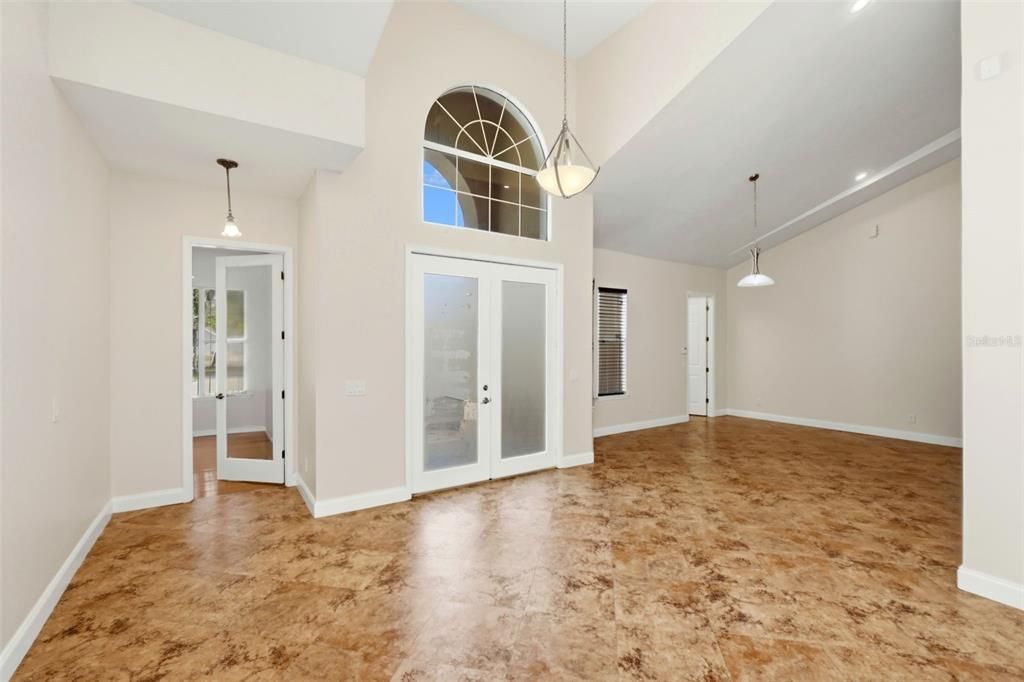 出租: $3,800 (3 贝兹, 3 浴室, 3125 平方英尺)